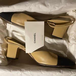 CHANEL BEIGE SLINGBACKS ALMOST NEW size 10/40 with box and receipt